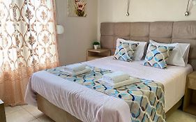 Pelineon Rooms